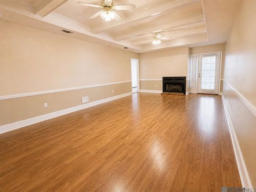 5321 Sleepy Hollow Dr, Baton Rouge, LA, 70817-2141 | Card Image