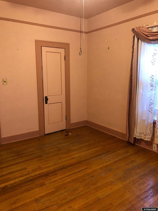 211 8 Th St, House other with 6 bedrooms, 3 bathrooms and null parking in Sinclair WY | Image 18