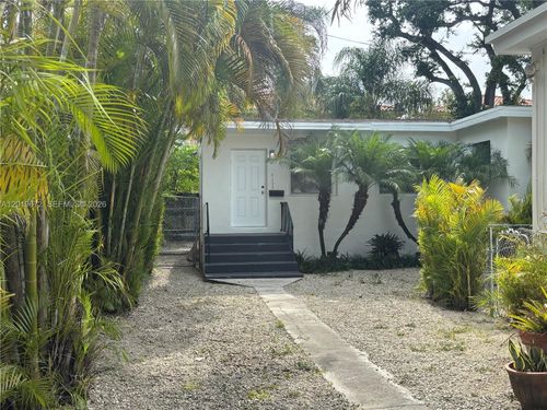 b-3132 Elizabeth St, Miami, FL, 33133-4409 | Card Image