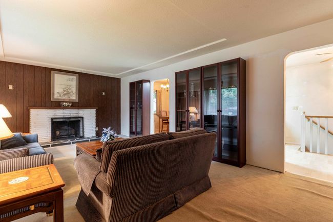692 Blue Mountain St, House other with 3 bedrooms, 1 bathrooms and 6 parking in Coquitlam BC | Image 6