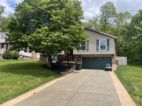271 Coleen Dr, Pleasant Hills, PA, 15236-4308 | Card Image