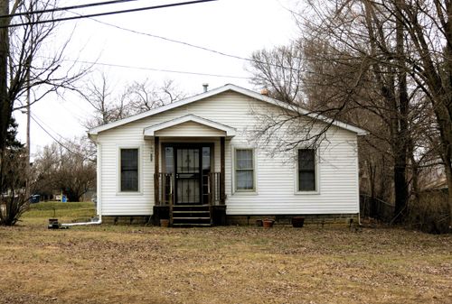 1113 E South St, Jackson, MI, 49203-4730 | Card Image