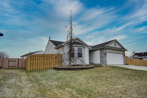 7511 Bermuda Dunes, Ypsilanti, MI, 48197-9545 | Card Image