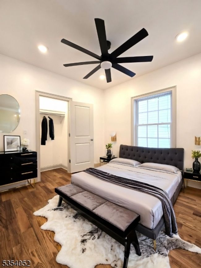 90 Seaview Ave, Home with 6 bedrooms, 4 bathrooms and null parking in Jersey City NJ | Image 9