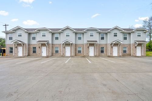 d-911 Crossland Ave, Clarksville, TN, 37040-4057 | Card Image