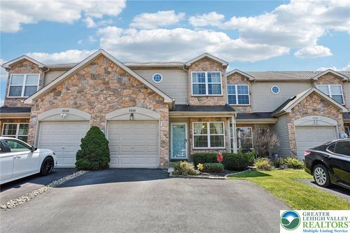 5524 Stonecroft Ln, Allentown, PA, 18106-9177 | Card Image