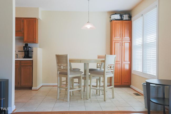 Dining Area | Image 11