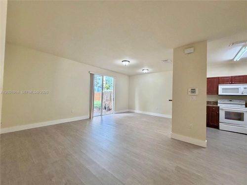 1-2885 Se 1st Dr, Homestead, FL, 33033-7261 | Card Image