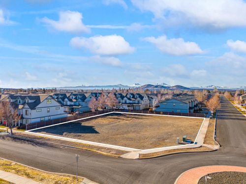 30 Nw Elm Avenue, Redmond, OR, 97756 | Card Image