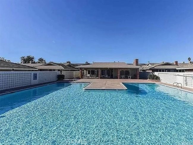 1109 E 1 St St, Condo with 3 bedrooms, 2 bathrooms and 2 parking in Tustin CA | Image 25