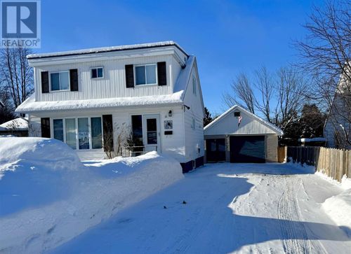 11 Oak Hill Rd, Elliot Lake, ON, P5A2E4 | Card Image