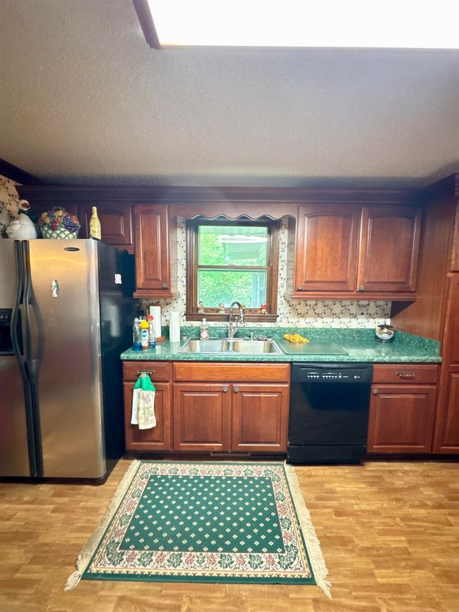 8627 Valley Falls Rd, House other with 3 bedrooms, 2 bathrooms and null parking in Boiling Springs SC | Image 6