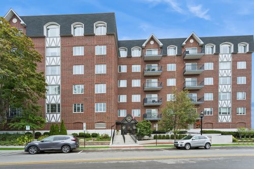 apt-305-501 Forest Ave, Glen Ellyn, IL, 60137-4169 | Card Image