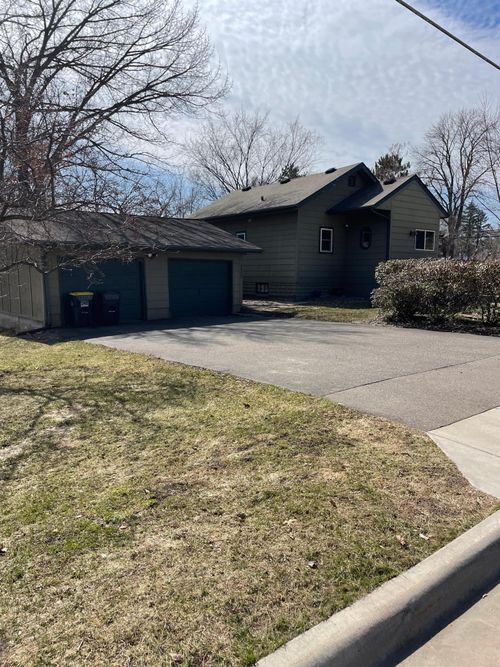 13105 Newell Ave, Lindstrom, MN, 55045-8417 | Card Image