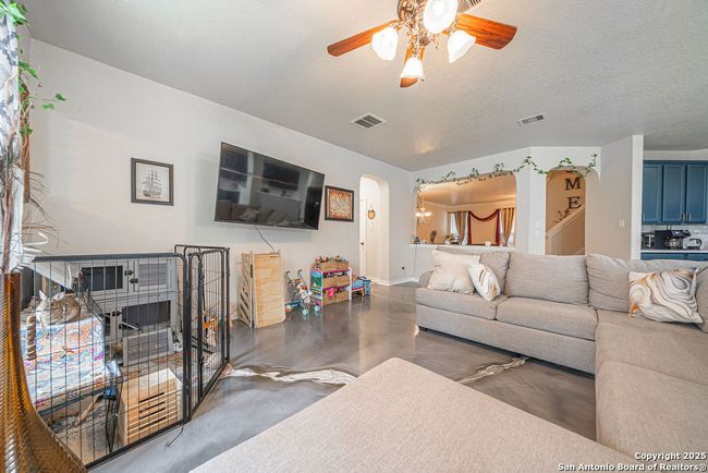 137 Springtree Shadow, House other with 4 bedrooms, 3 bathrooms and null parking in Cibolo TX | Image 9