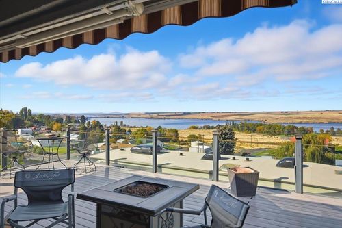 372 Harbor Blvd, Burbank, WA, 99323-9635 | Card Image