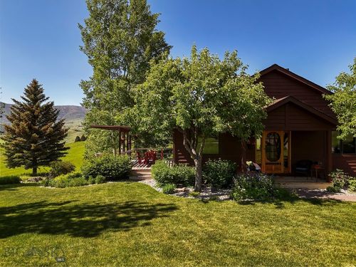585 Bridger Woods Rd, Bozeman, MT, 59715-9676 | Card Image