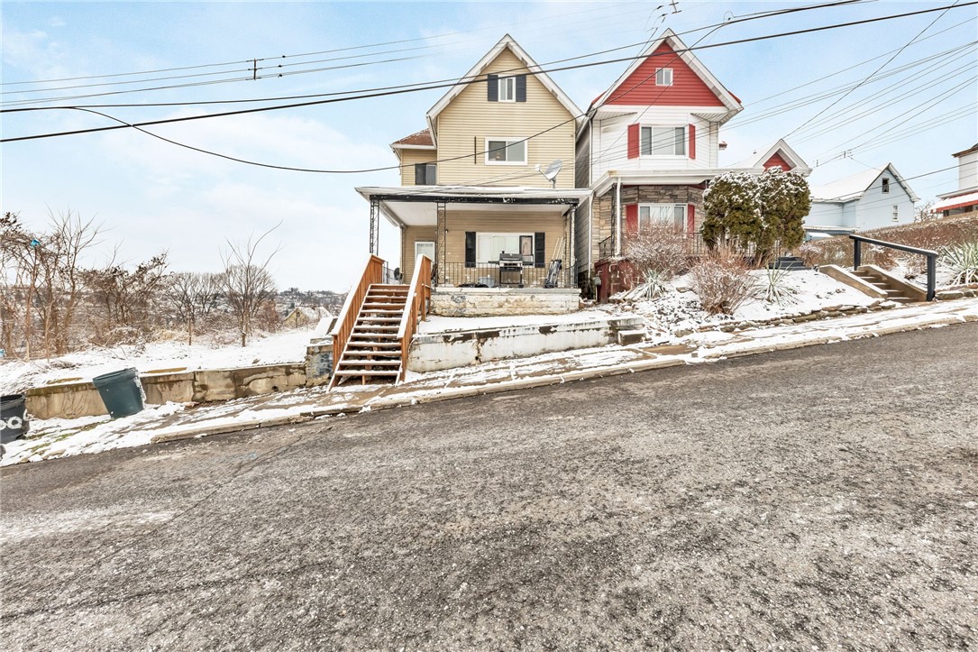 Willow St, Mckeesport, PA 15132