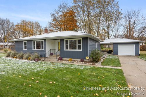 82 Averill St, Sparta, MI, 49345-1208 | Card Image