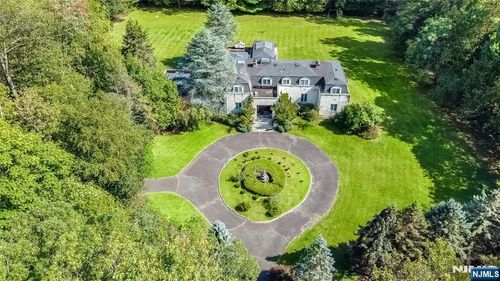 132 Chestnut Ridge Rd, Saddle River, NJ, 07458-3120 | Card Image