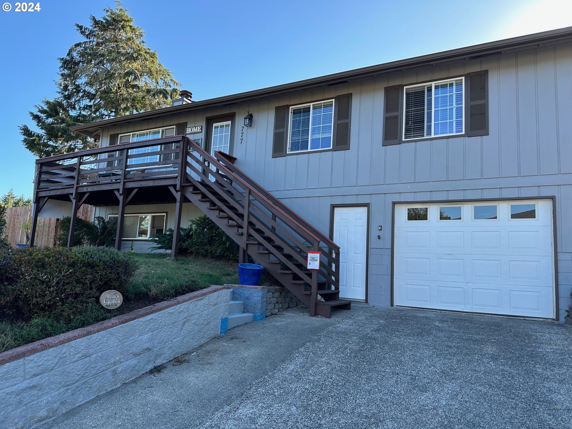 Evergreen Loop, Reedsport, OR 97467