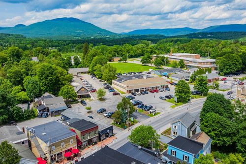 4943 Main Street, Manchester, VT, 05255 | Card Image