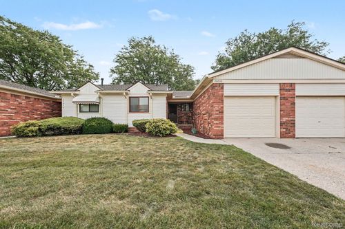 28630 Imperial Dr, Warren, MI, 48093-4298 | Card Image