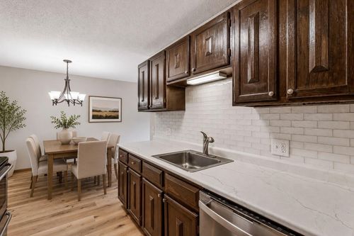 207-4009 Heritage Hills Dr, Bloomington, MN, 55437-2643 | Card Image