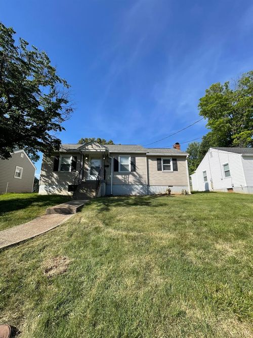 207 College Drive, Lynchburg, VA, 24501 | Card Image