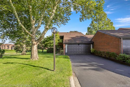 22 Blair Ln, Dearborn, MI, 48120-1301 | Card Image