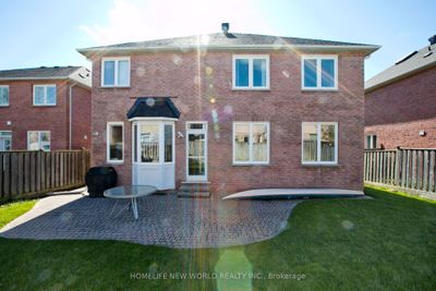 18 Houndsbrook Cres, House other with 5 bedrooms, 4 bathrooms and 6 parking in Unionville ON | Image 2