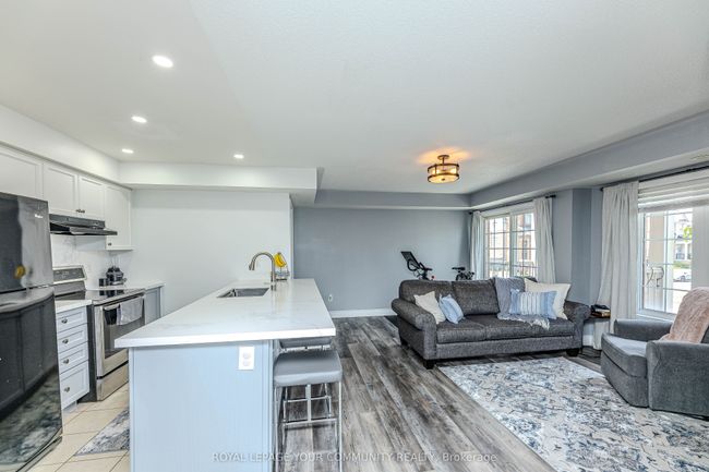 5 - 149 Isaac Devins Blvd, Condo with 2 bedrooms, 1 bathrooms and null parking in Toronto ON | Image 8