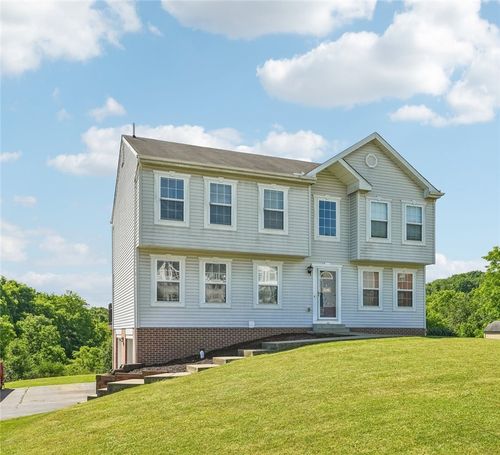 28 Giant Oak Dr, Baden, PA, 15005-2350 | Card Image