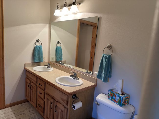 Double Vanity/Walk in Shower | Image 20
