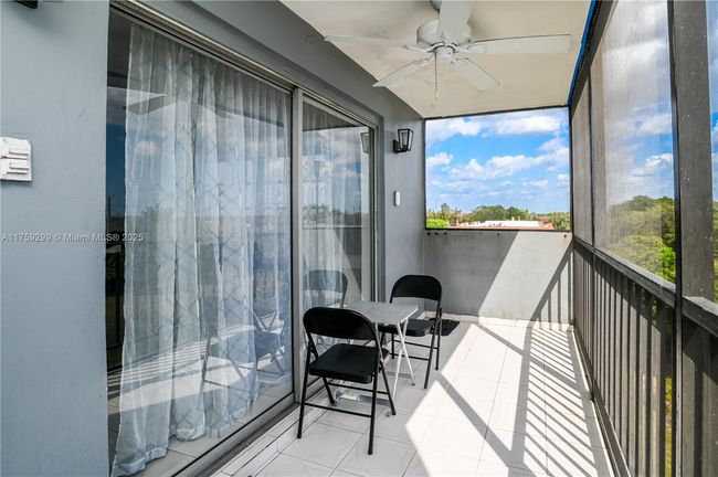APT-601 - 4164 Inverrary Dr, Condo with 2 bedrooms, 2 bathrooms and null parking in Lauderhill FL | Image 16