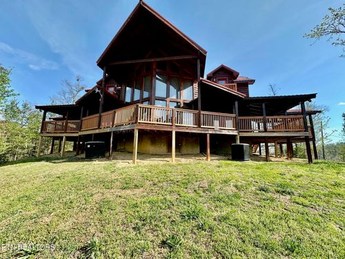 1324 Morning Dove Way, Sevierville, TN, 37862-3079 | Card Image