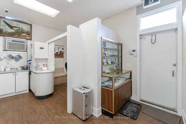 521 Guelph St, Home with 5 bedrooms, 5 bathrooms and 13 parking in Norval ON | Image 9