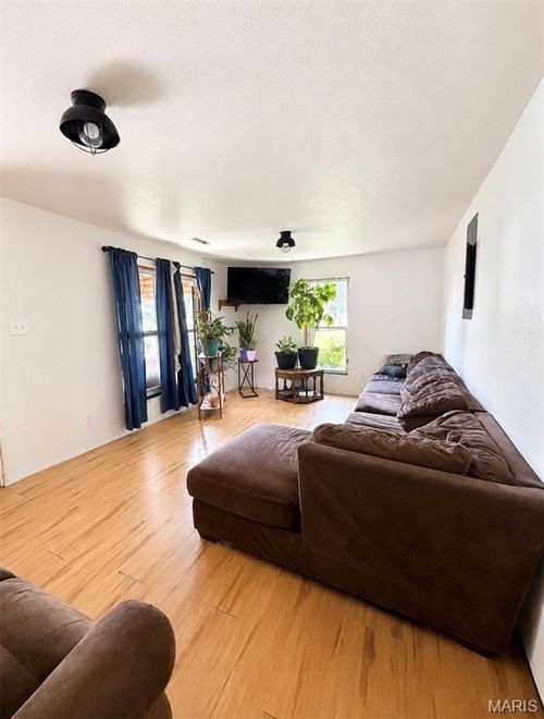 1023 Thomasville Rd, Houston, MO, 65483-2048 | Card Image