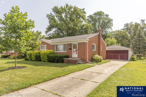 6718 Fairfield St, Garden City, MI, 48135-1666 | Card Image