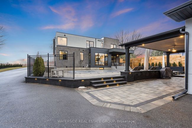 381 7 Th Rd E, House other with 4 bedrooms, 5 bathrooms and 35 parking in Stoney Creek ON | Image 35
