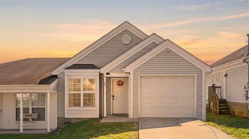 607 Locust St, Coraopolis, PA, 15108-1531 | Card Image