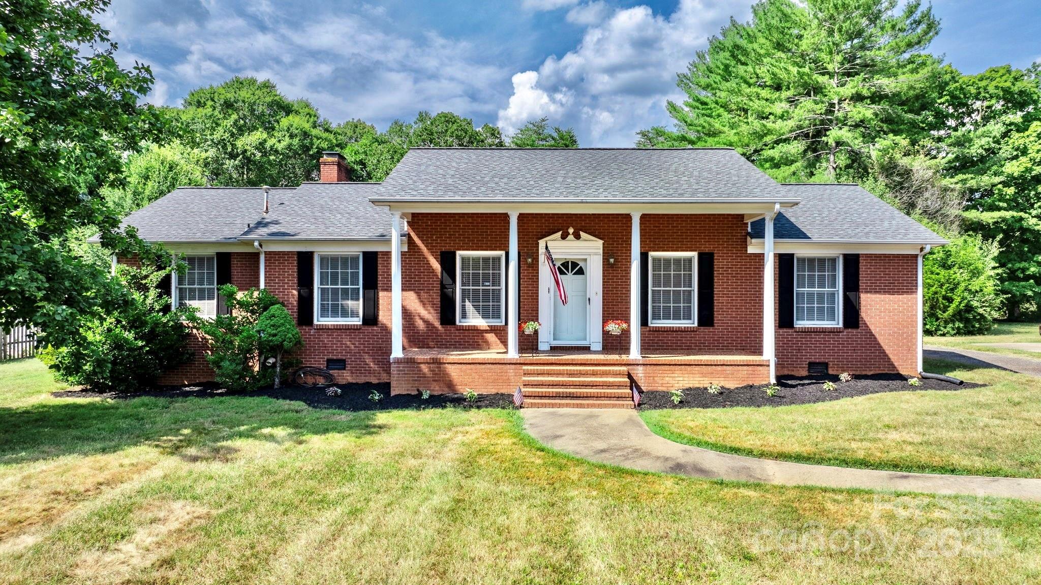 Eastway Dr, Statesville, NC 28625