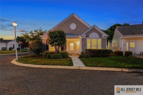 527-527 Harrier Dr, Monroe, NJ, 08831-5550 | Card Image