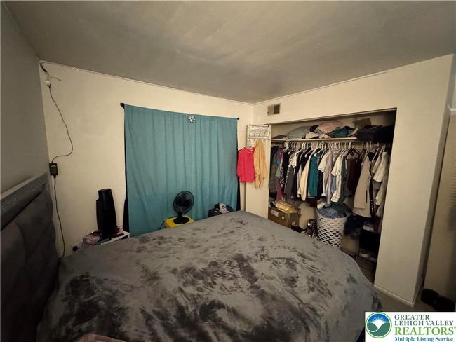 215 W Lehigh St, Townhouse with 3 bedrooms, 3 bathrooms and null parking in Bethlehem PA | Image 24