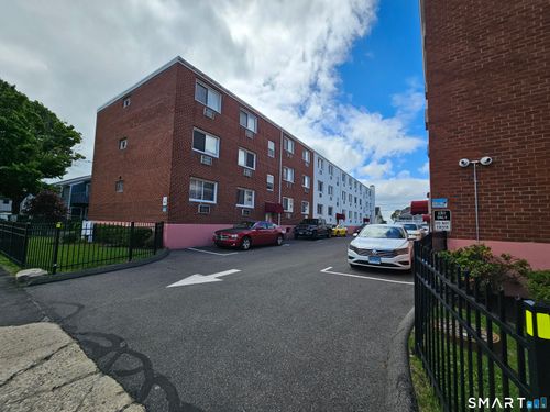 b12-4 Van Zant St, Norwalk, CT, 06855-1712 | Card Image