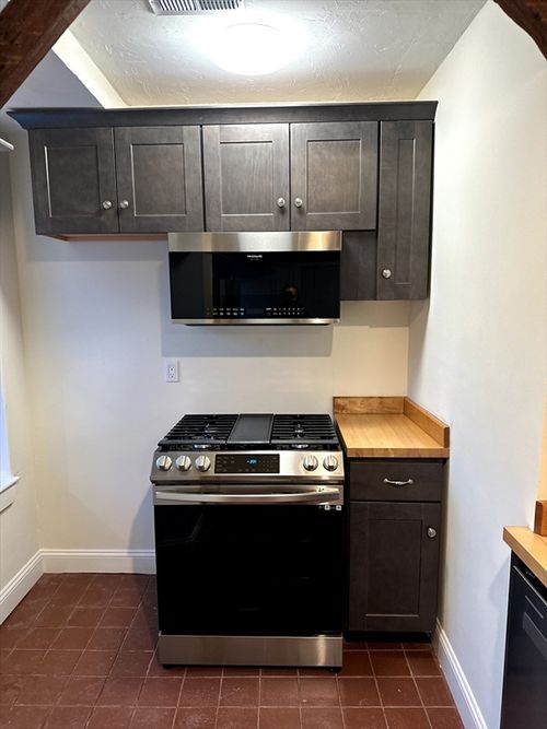 apt-4-300 Main St, Southbridge, MA, 01550-3206 | Card Image