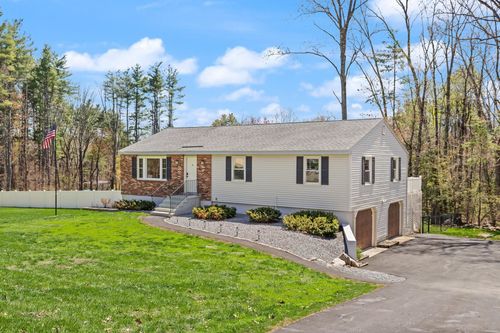 17 Oxbow Lane, Derry, NH, 03038 | Card Image