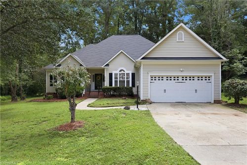 6025 Habersham Dr, Kernersville, NC, 27284-6330 | Card Image