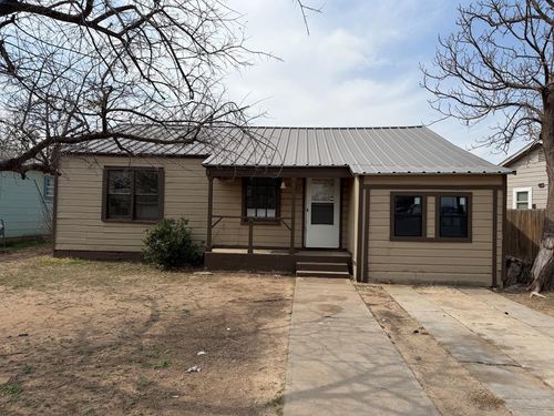 806 Settles St, Big Spring, TX, 79720-3713 | Card Image