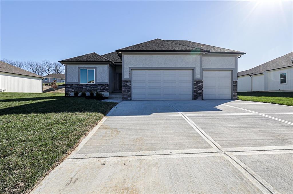 Summer Creek Pl, Blue Springs, MO 64015
